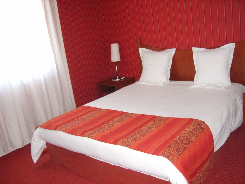 LOGIS Hotel l'Escargotière Dijon Sud - Chenôve Esterno foto