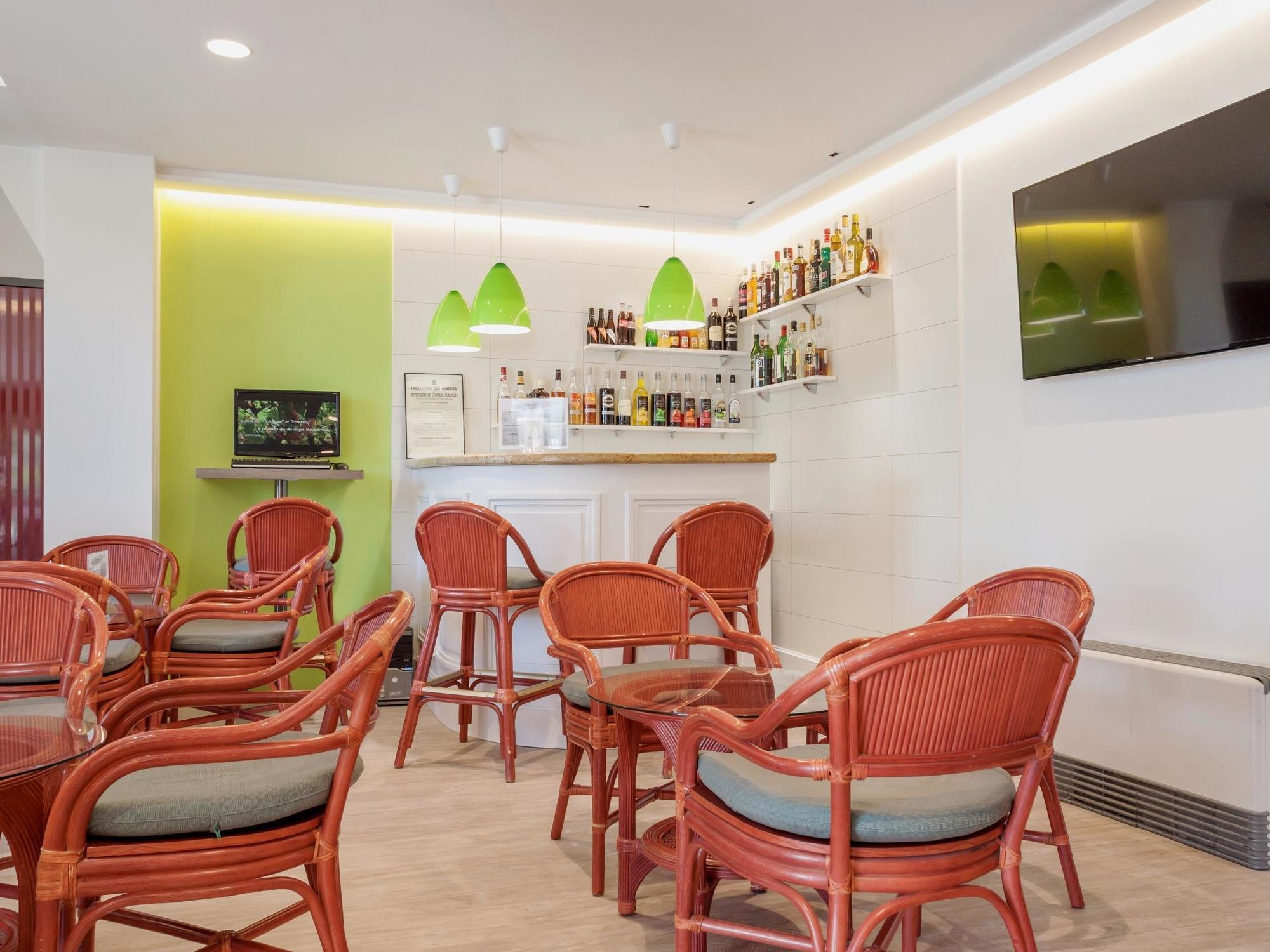 LOGIS Hotel l'Escargotière Dijon Sud - Chenôve Esterno foto